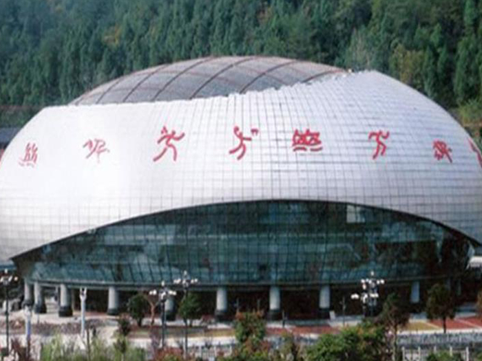 宜城体育中心球形网架加工安装